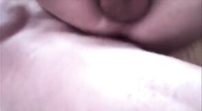 Dois amigos dando trato bareback no cliente maduro