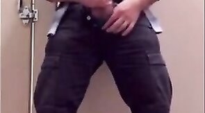 Bearded Daddy Jacks Off at Work