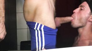 Big Cock Amateur Blowjob in the Bathroom