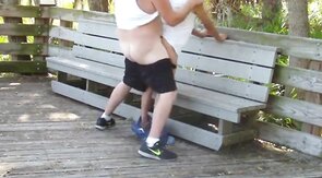 Abuelo y gordito: sexo público con maduros amateurs