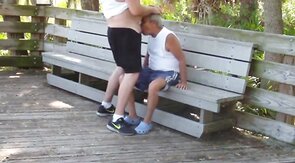 Abuelo y gordito: sexo público con maduros amateurs