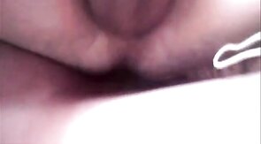 Dois amigos dando trato bareback no cliente maduro