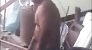 Mecânico Leva Dedada no Cu - Amador Latino