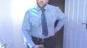 Empresário Barbudo: Punheta Solo Amadora