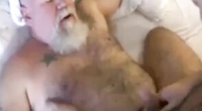 Papy Jute: Amateur Anal with a Hairy Bear