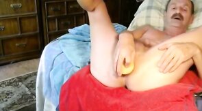 Amateur Bear's Big Cock Assplay Fun