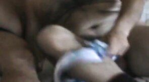 Osos maduros en la cama: follando sin condón