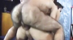 Peludo Coroa Comendo Novinho - Bareback Amateur