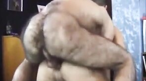 Peludo Coroa Comendo Novinho - Bareback Amateur