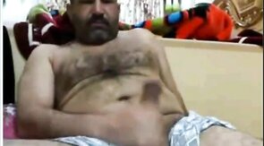 Bear Masturbating: Mature Arab Edition