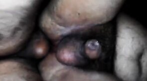 Se vienen en mi culo - Bareback Amateur Bear