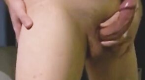 Éjaculation sans les mains - Vidéo pour Adultes Gay