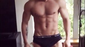 Muscle Hunks: Eddyfitt's Sexy Twink Showoff