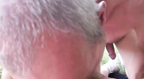 Avec Phil Partie 2 : Pipe et Baise en Extérieur