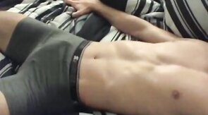 Masturbando sem as mãos - Gozando sem tocar no pau