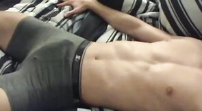 Masturbando sem as mãos - Gozando sem tocar no pau