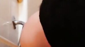 Alter schläft mit einem Jungen beim Amateur-Blowjob