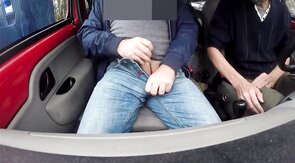 Pipe en Voiture: Branlette en Plein Air