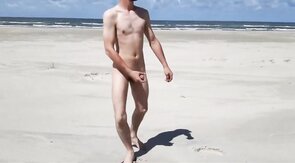 Outdoor Handjob on the Beach with Denis Matern