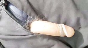 Vieil homme asiatique se masturbe en solo