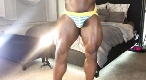 Muscular Black Stud Shows Off His Amazing Bubble Butt