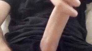 Muscular amateur strokes his big hard cock with a thick bellend