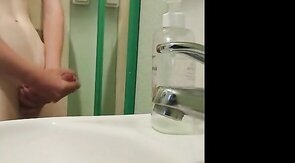 Big Cock Twink Amateur Masturbates on Webcam