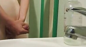 Big Cock Twink Amateur Masturbates on Webcam