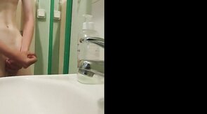 Big Cock Twink Amateur Masturbates on Webcam