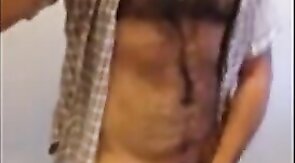 Osazo barbudo: paja en un wc publico - amateur bear daddy man