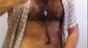 Osazo barbudo: paja en un wc publico - amateur bear daddy man