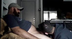 Latino Amateur Blowjob mit Cum Tribute