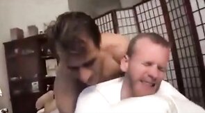 Hunk de Nueva York en un vídeo amateur gay