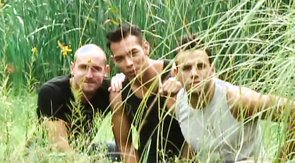 Two muscled cocksuckers are screwing outdoors!