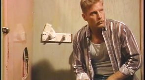 Skillful jock is giving a good blowjob in the gloryhole