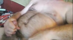 Bearded daddy cums solo