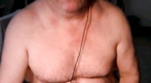 Mature Argentinian Bear Wanks and Cums