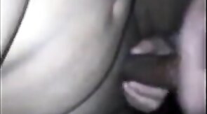 Je me fais sucer par un mec black en voiture