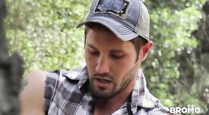 Queer is giving a deep blowjob in the forest