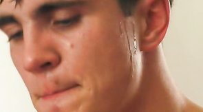 Bleached young man gets nicely fucked on the sofa