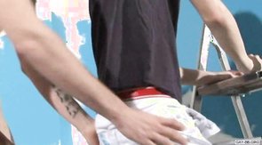 Jacked-up dude jerks off and then gets a blowjob