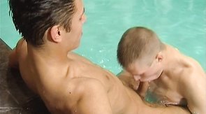 Shredded dude gets his cock sucked on cam