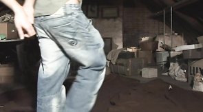 Jeans-wearing boyfriends sucking cock in the attic