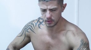 Tattooed guy is sucking a dick like a pornstar