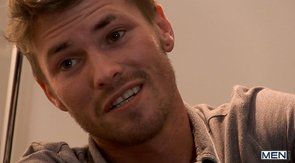 Drunken Men Of UK are kissing in the hottest way!