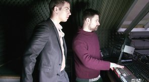 Passionate Men of UK nicely fucks in the sound studio