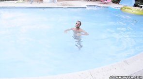 Sweet sex in the pool in the video by Jock Hunter