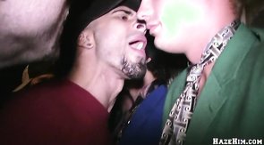 Lots of sexy straights are getting fucked by the gays