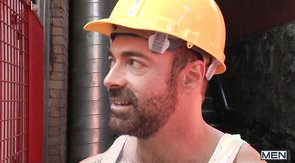 Hung construction worker gets a sloppy blowjob