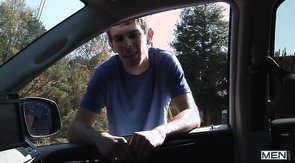 Blue t-shirt twink sucking cock in the car
